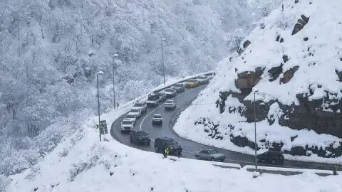 خطر بهمن و ریزش سنگ در کمین جادههای کوهستانی مازندران