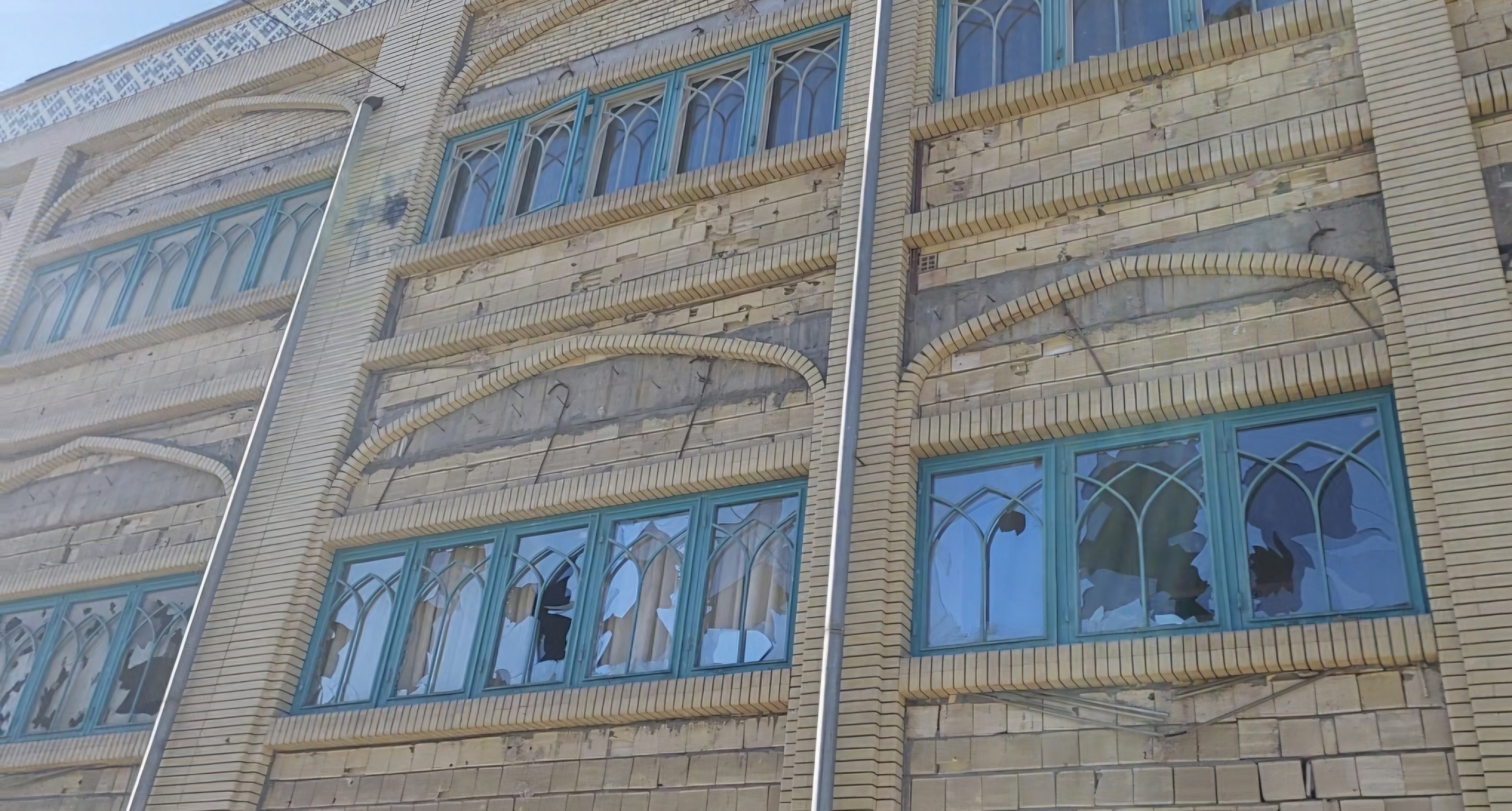 منتشر نشود//خیرخواه مردم بودند، اما پناهگاه مردم را تخریب کردند/ روایت حمله تروریستها به مصلی شهرکرد منتشر نشود//خیرخواه مردم بودند، اما پناهگاه مردم را تخریب کردند/ روایت حمله تروریستها به مصلی شهرکرد