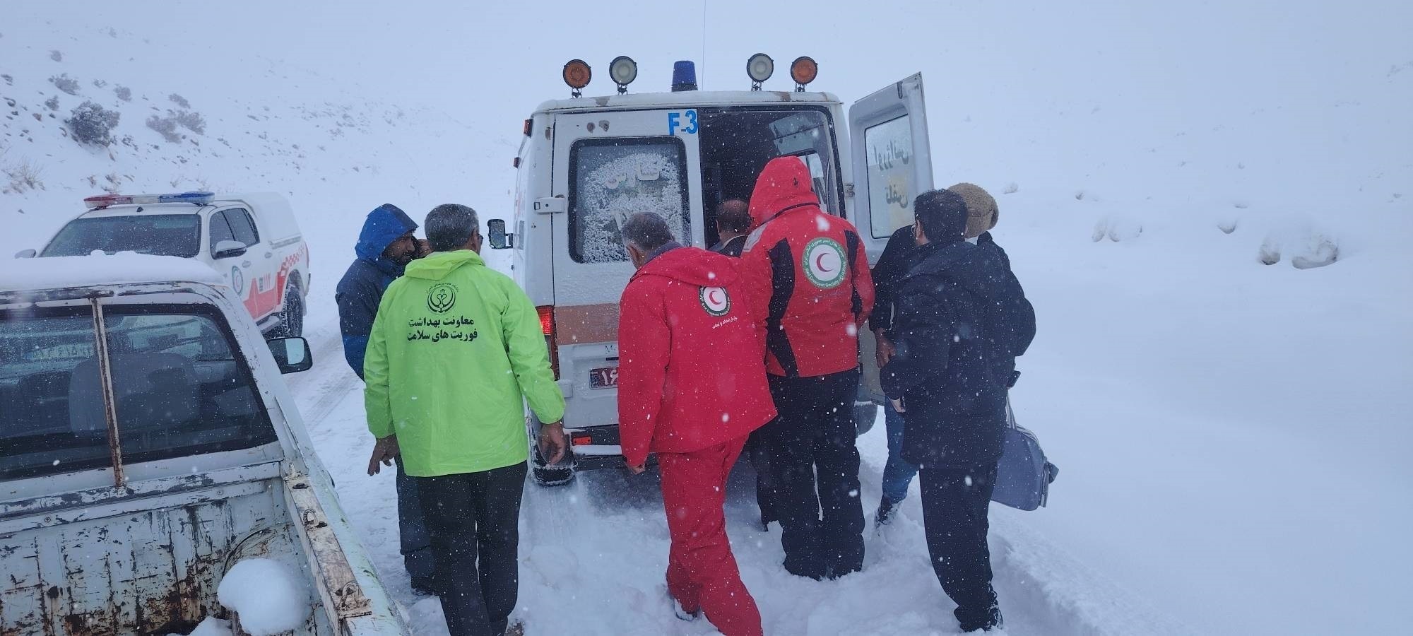 نجات جان یک نوزاد در سپیدان سفید پوش